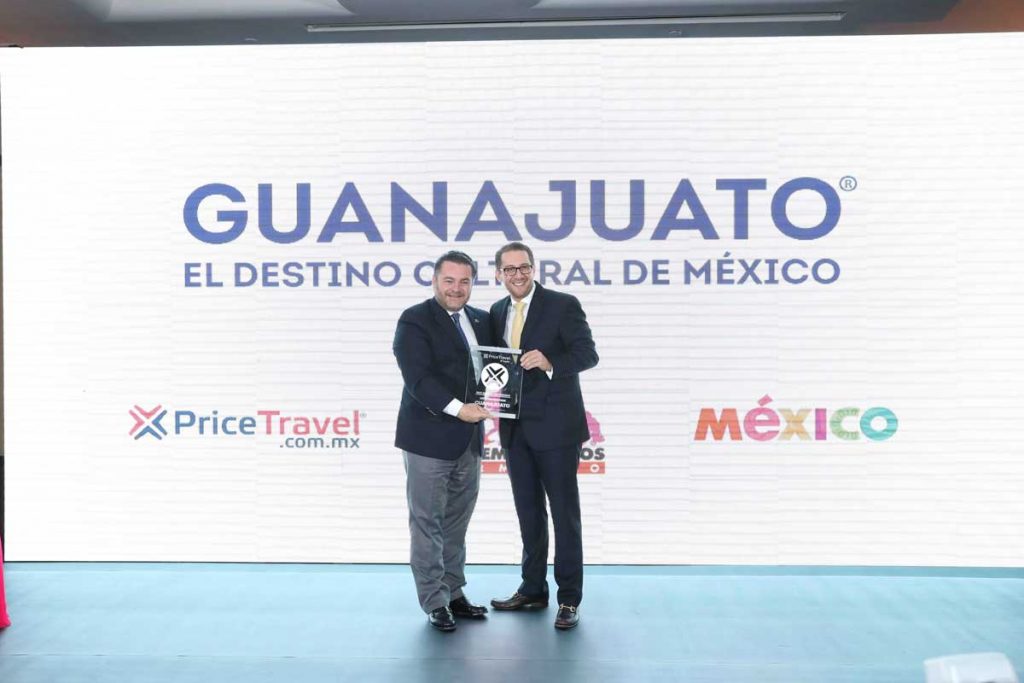Fernando Olivera, Secretario de Turismo de Guanajuato y Esteban Velázquez, Director General de PriceTravel Holding
