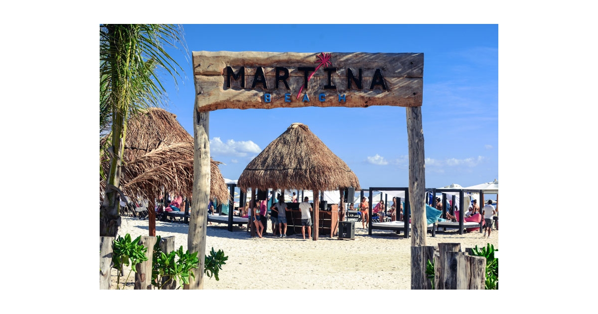 ↑↑ Martina Beach Club | Revista Latitud 21