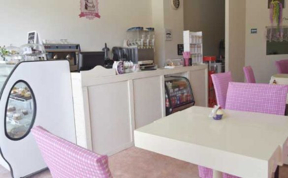 Cakeland-Cafe