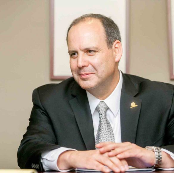 Gustavo-de-Hoyos
