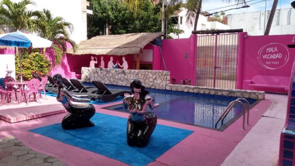 Mala vecindad hotel. ok