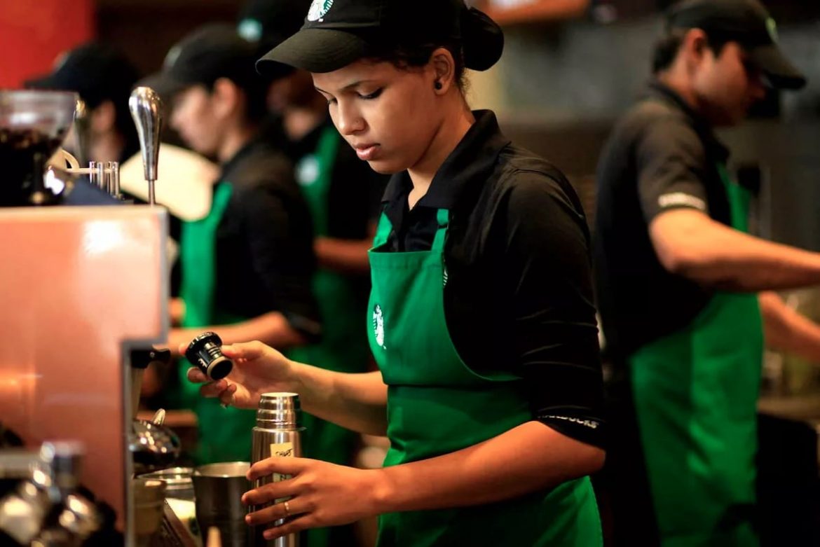 starbucks empleada