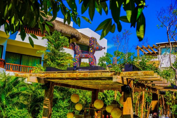 Bienal de Arte Huichol en Kimpton Aluna Tulum