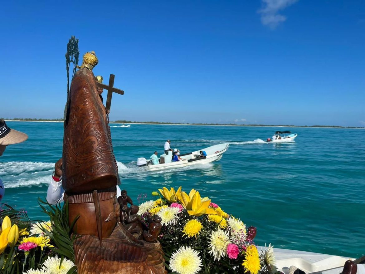 procesión isla contoy virgen caridad del cobre (5)