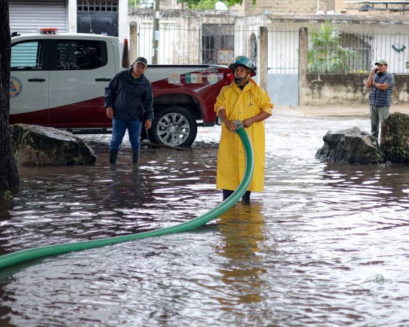 calles con lluvias encharcamientos (1)