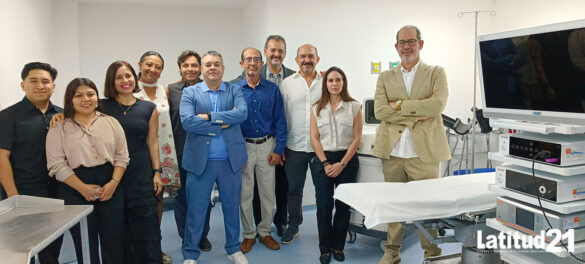Dr-Carlos-Vazquez-y-todo-equipo-Urologia